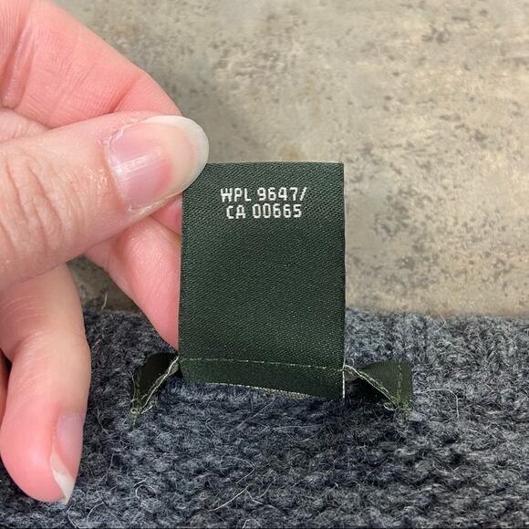 Vintage 90s Eddie Bauer XL Gray Heavy Wool & Angora Cable Knit V Neck Sweater - Picture 10 of 11